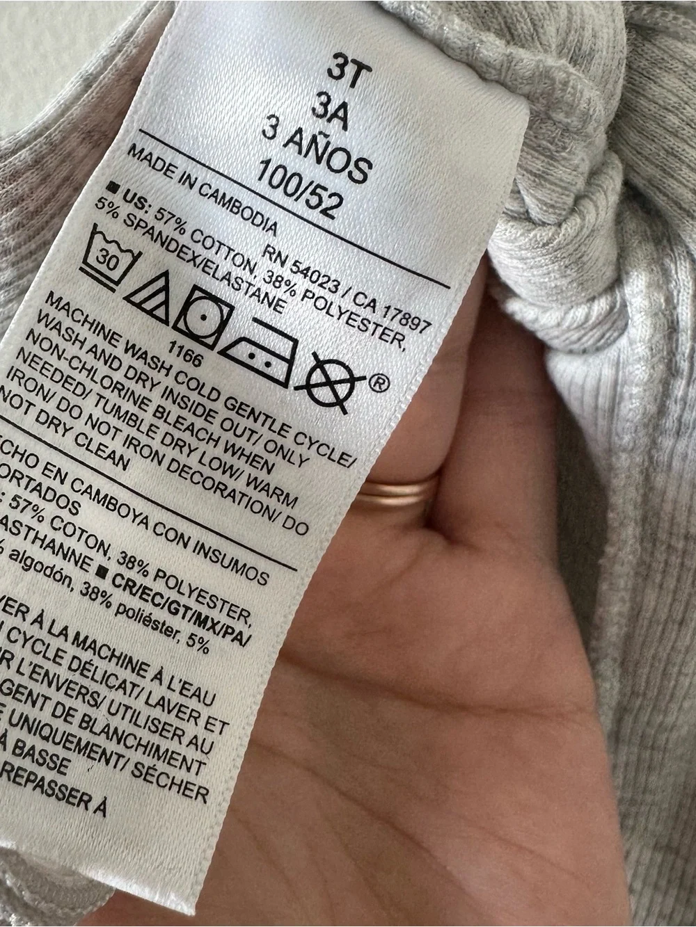 Old Navy Light Gray Footed Toddler Pajama onesies (3-Pack Style)